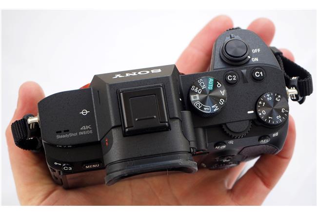 Máy Ảnh Sony A7 Mark III tích hợp các tính năng gần như hoàn hảo nhất.
