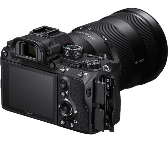 Máy ảnh Sony A7R Mark III có ưu điểm nào khiến người dùng phải trầm trồ? 
